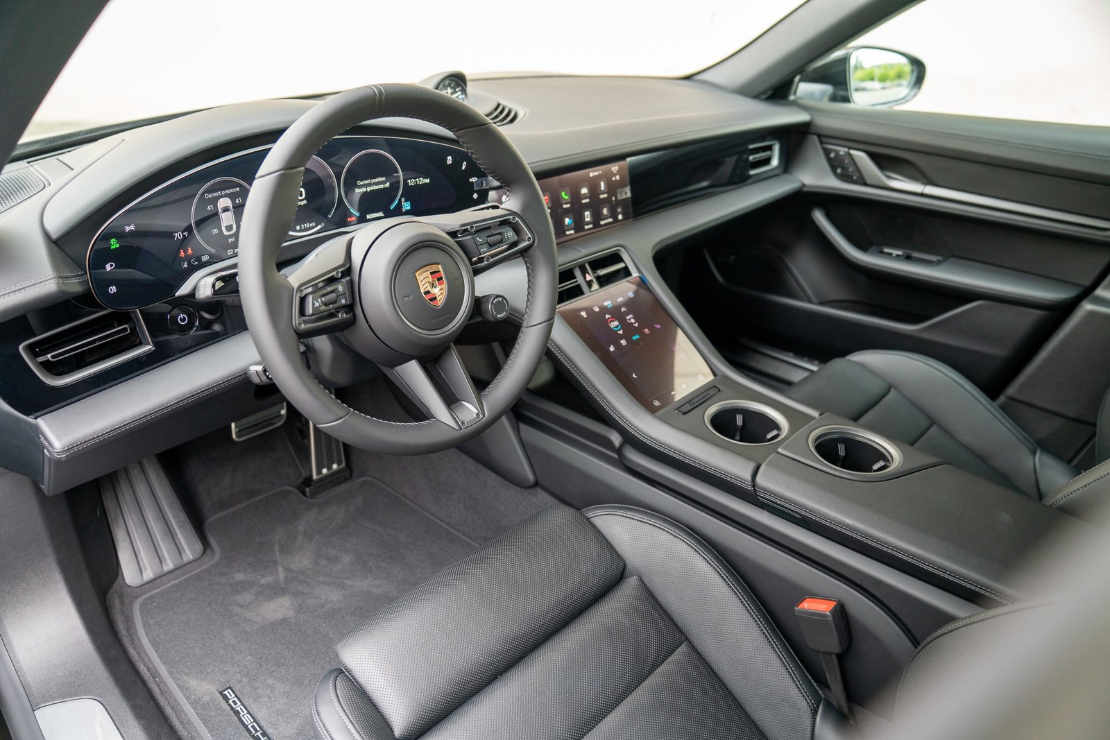 Certified 2025 Porsche Taycan AWD/4WD image 4