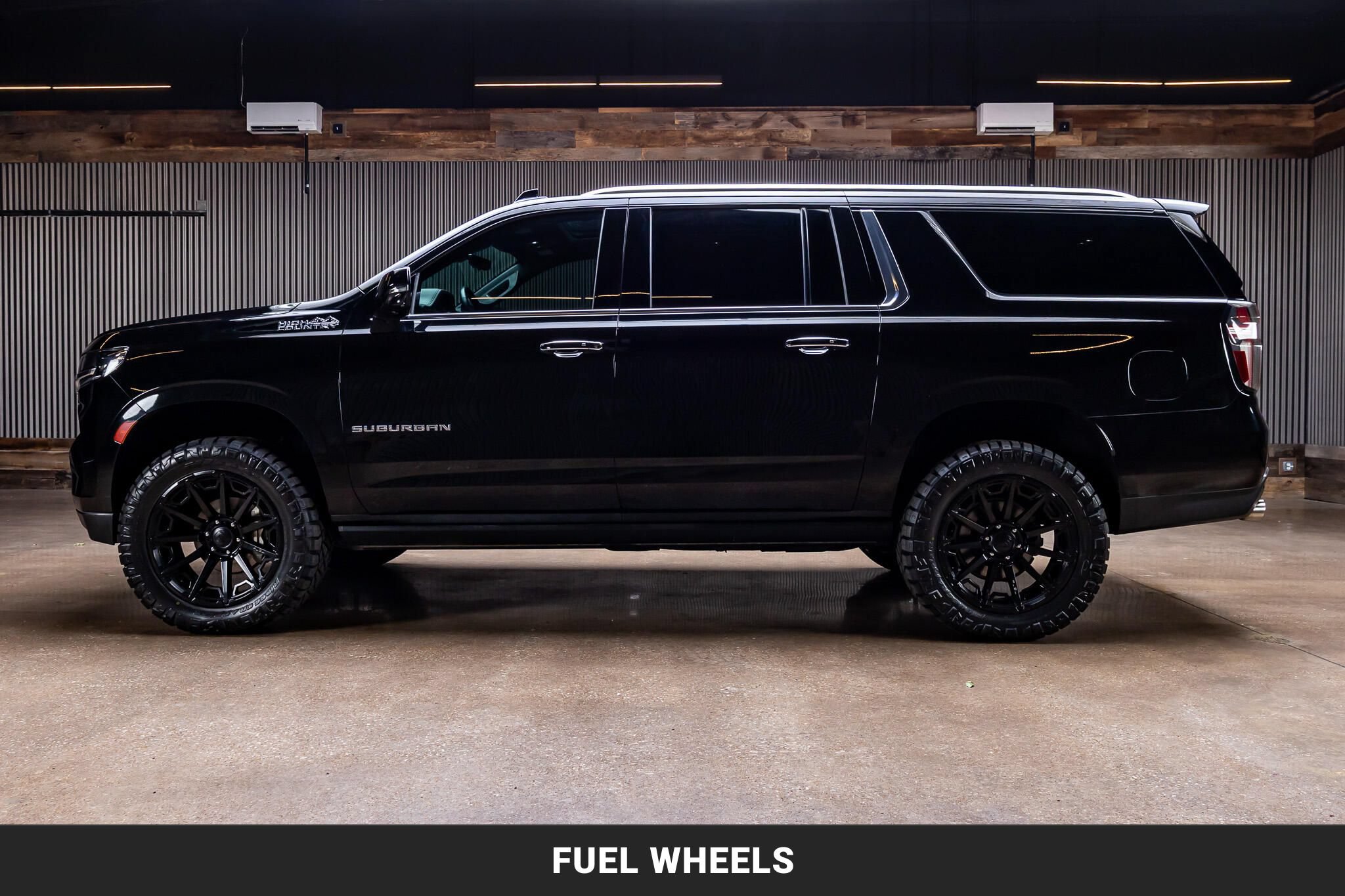 Used 2022 Chevrolet Suburban High Country w/ Max Trailering Package AWD/4WD image 5