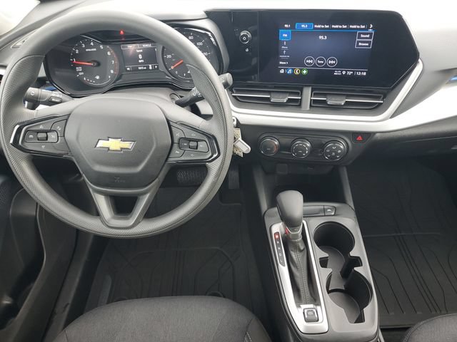 Certified 2025 Chevrolet Trax LS FWD image 10