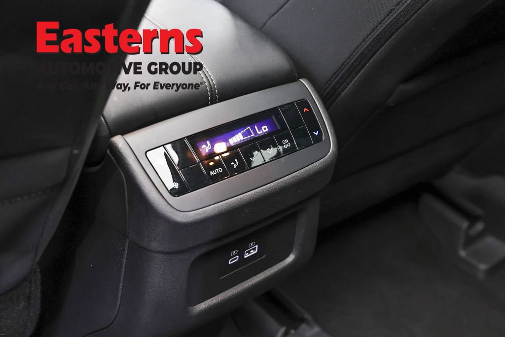 Used 2023 Nissan Pathfinder SV w/ SV Premium Package AWD/4WD image 23