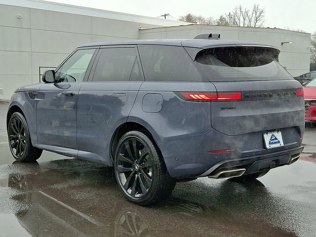 Used 2025 Land Rover Range Rover Sport Dynamic SE image 4