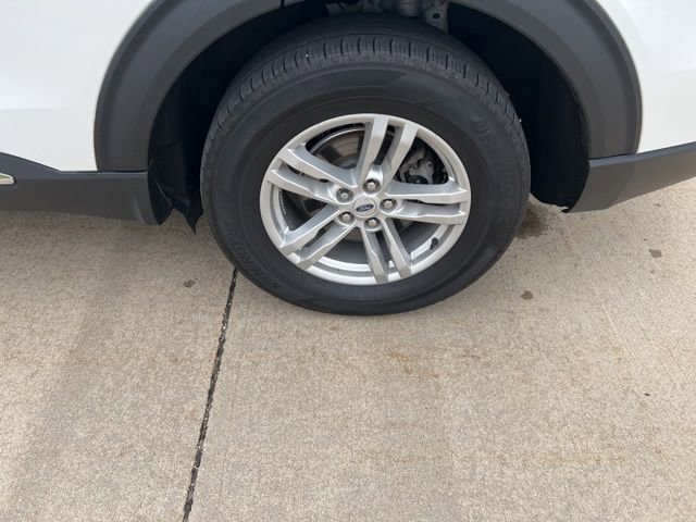 Used 2022 Ford Explorer XLT image 12