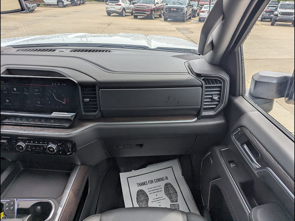 Used 2025 GMC Sierra 2500 SLT AWD/4WD image 4