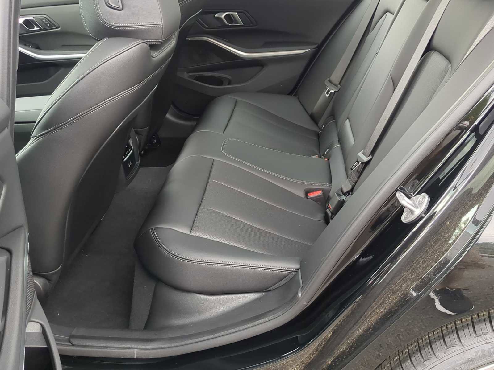 Used 2025 BMW 330i xDrive Sedan w/ Convenience Package image 21