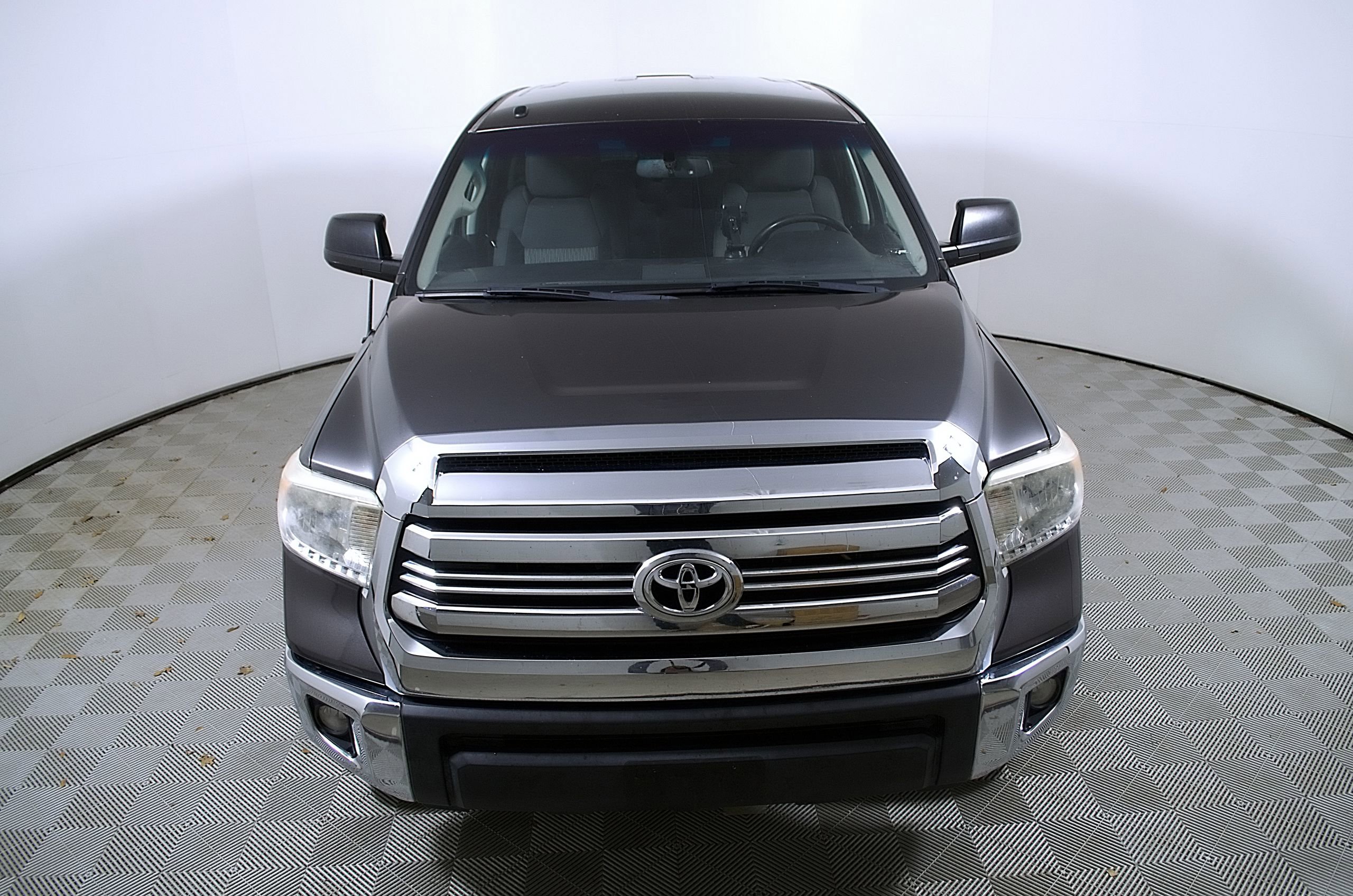 Used 2016 Toyota Tundra SR5 w/ SR5 Upgrade Package RWD image 4