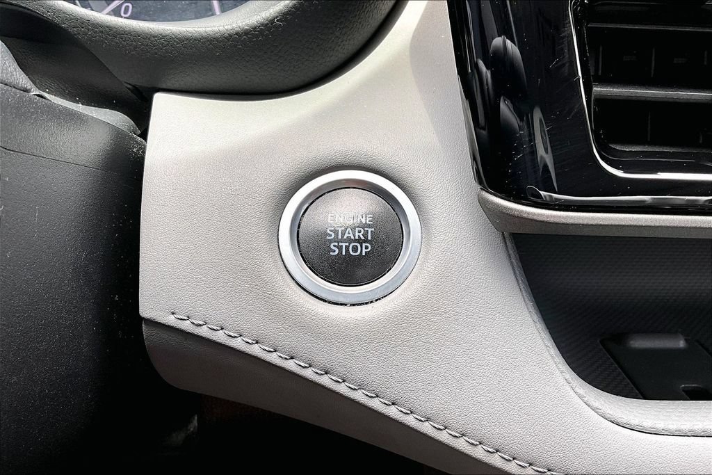 Certified 2020 Toyota Highlander XLE FWD image 17