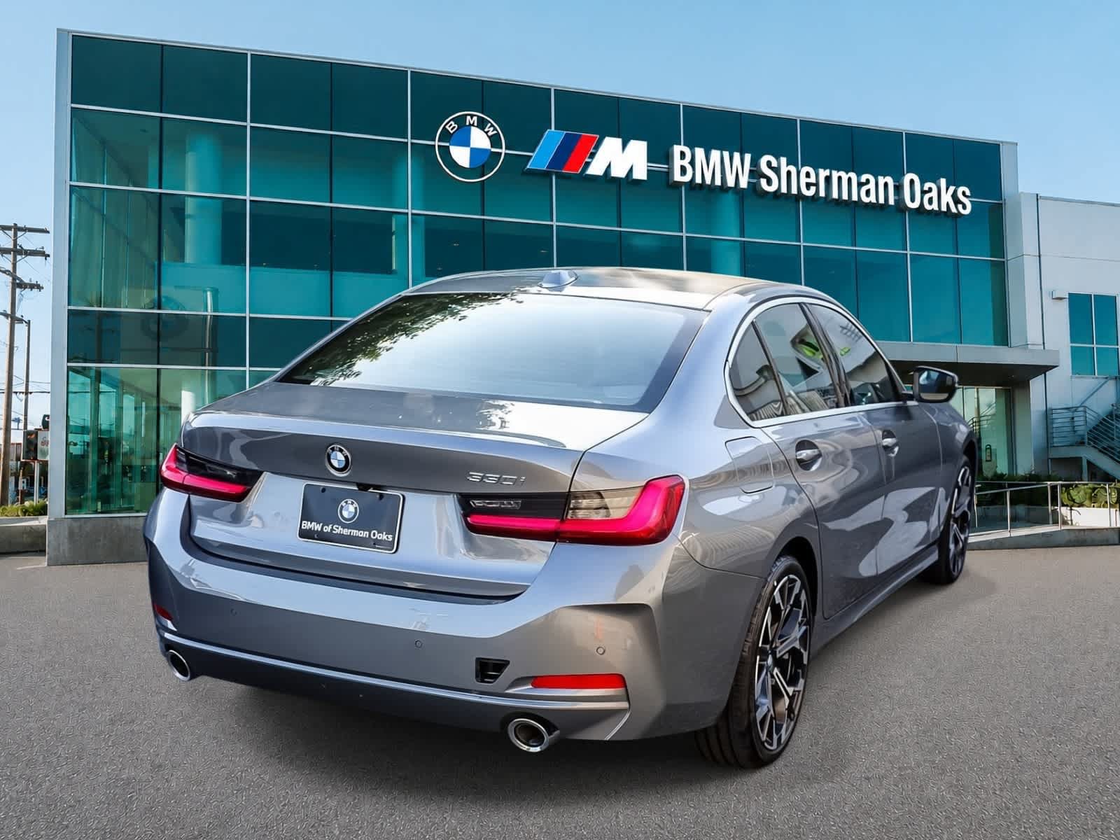 Used 2026 BMW 330i Sedan w/ Premium Package RWD image 4