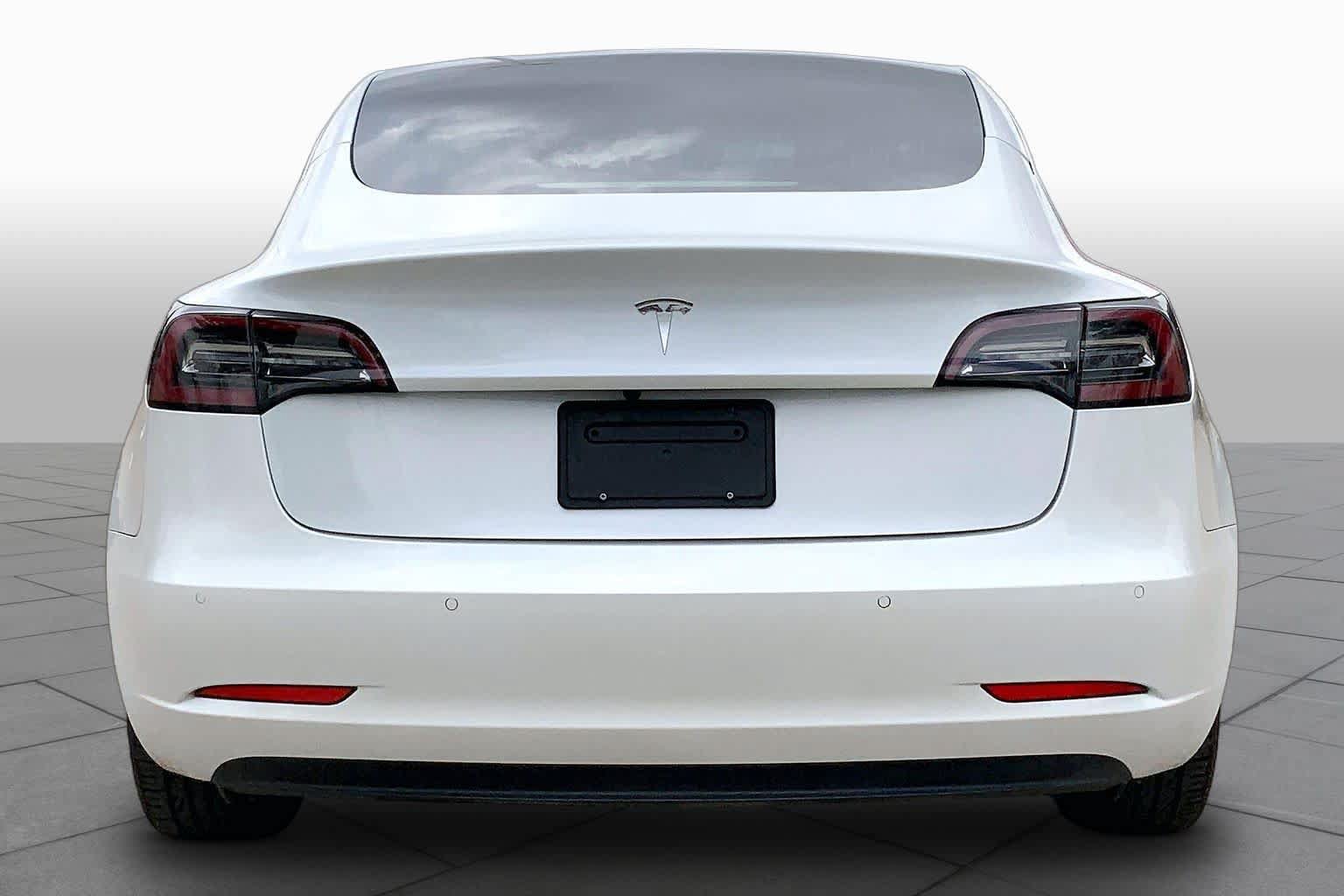 Used 2020 Tesla Model 3 Standard Range RWD image 4