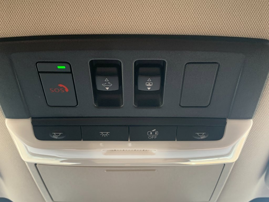 Used 2024 Nissan Pathfinder Platinum w/ Cargo Package image 18