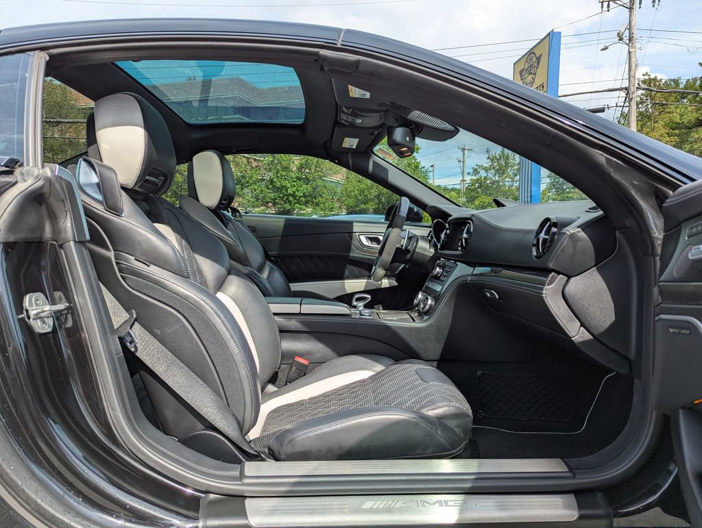 Used 2016 Mercedes-Benz SL 63 AMG image 37
