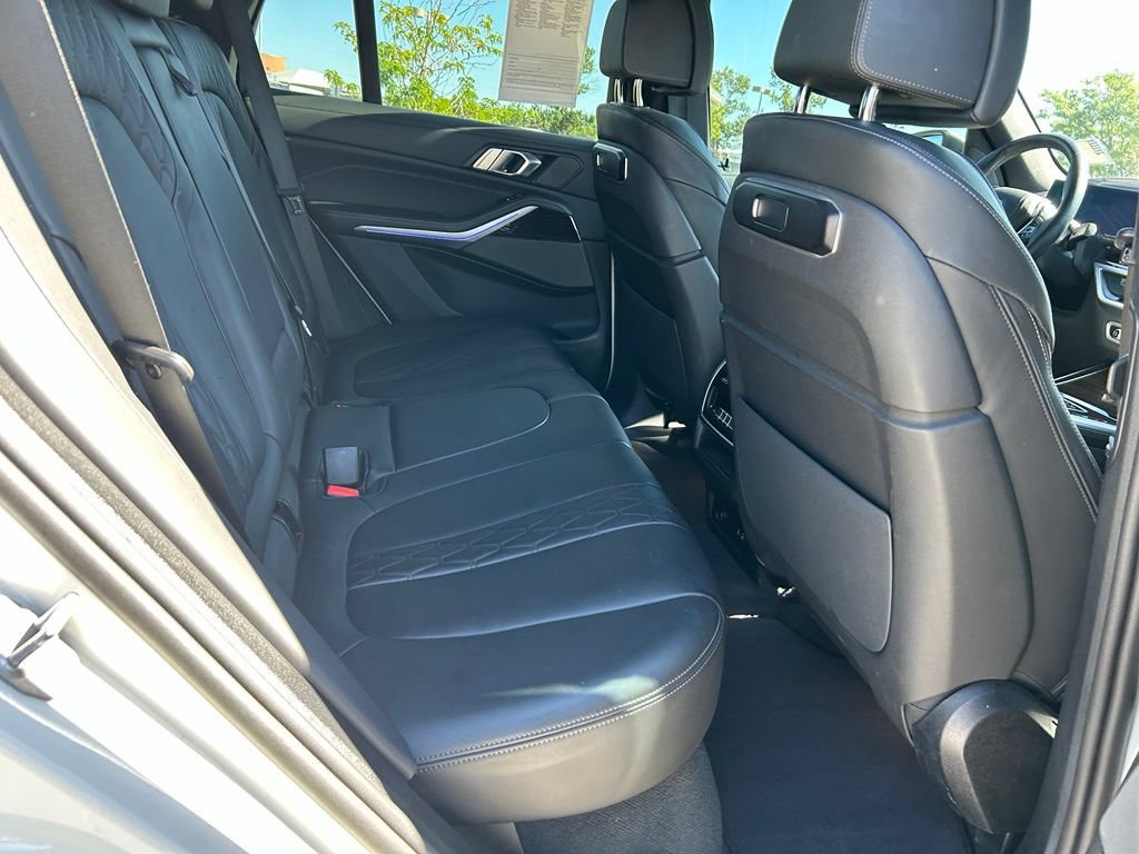 Used 2025 BMW X5 xDrive50e AWD/4WD image 30