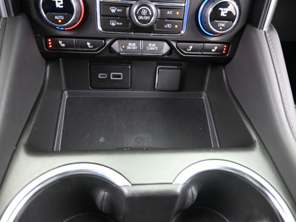 Used 2024 Chevrolet Suburban LT image 28