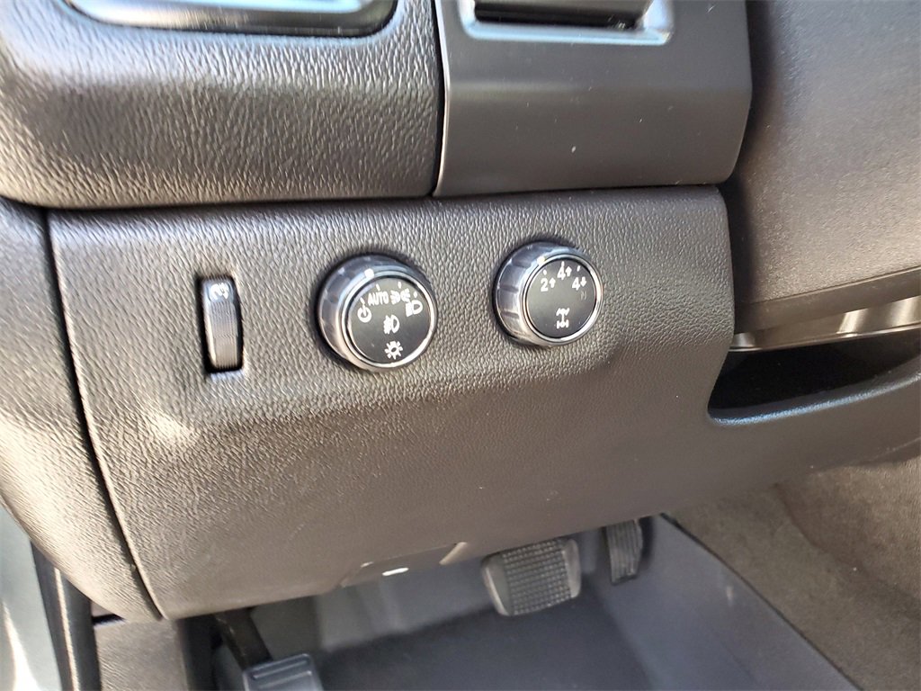 Used 2015 Chevrolet Colorado LT w/ LT Convenience Package image 10