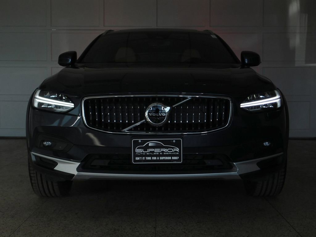 Used 2026 Volvo V90 B6 Cross Country Ultra image 16