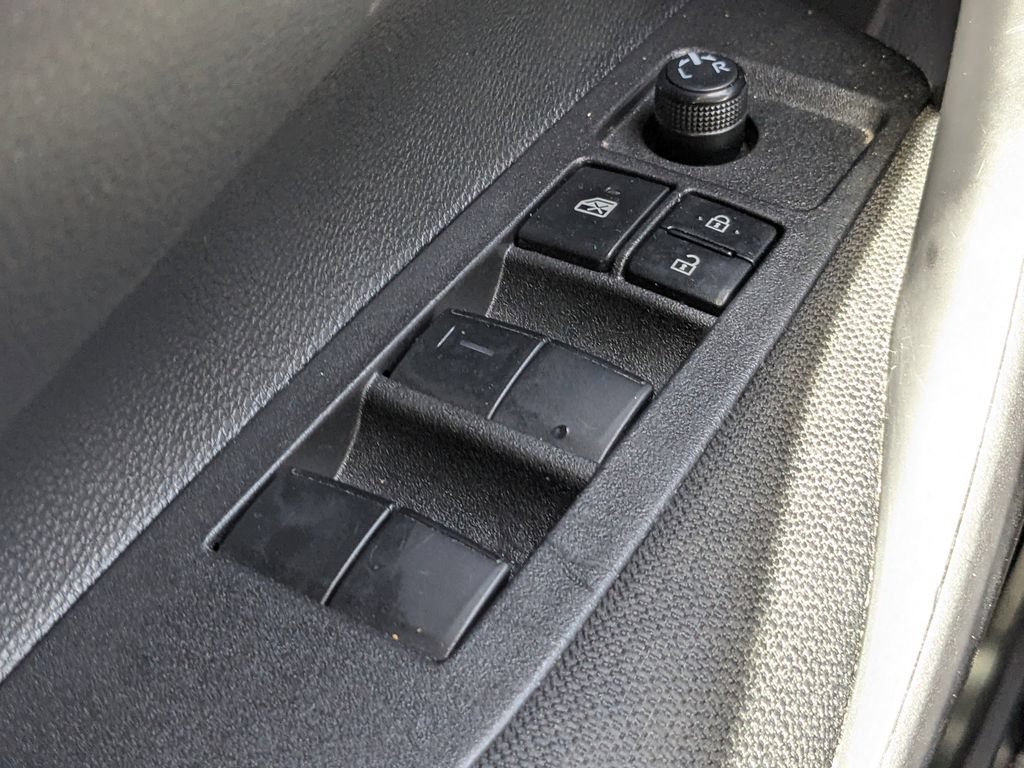 Used 2025 Toyota Corolla LE FWD image 21