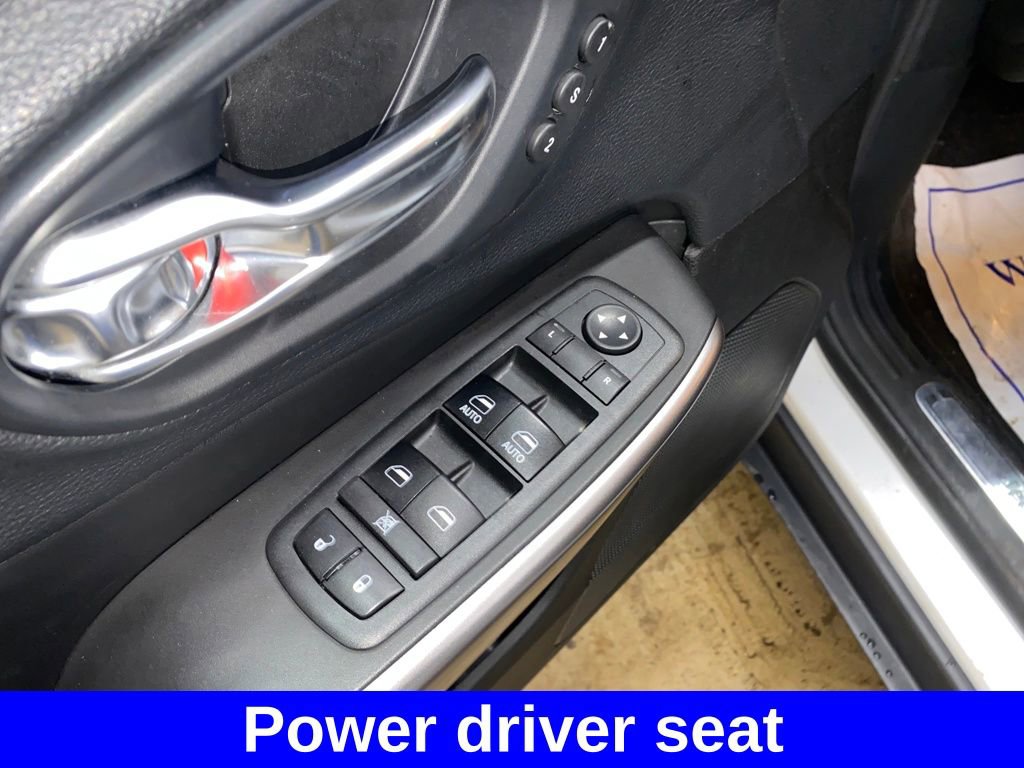 Used 2019 Jeep Cherokee Limited image 10