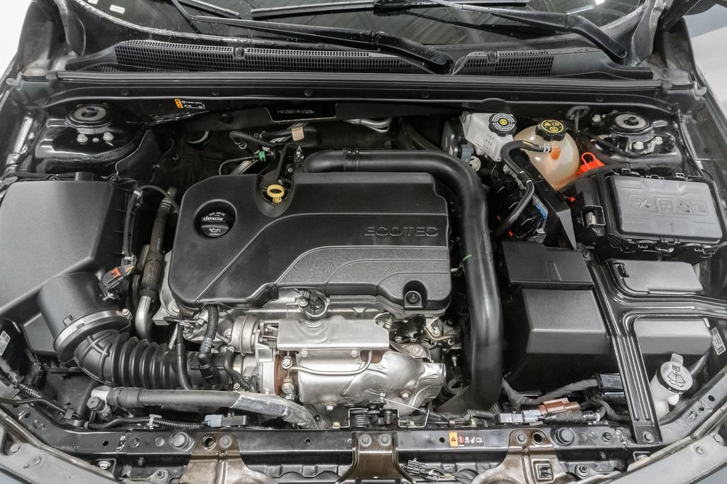 Used 2024 Chevrolet Malibu LT FWD image 3