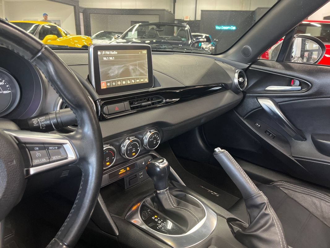Used 2017 FIAT 124 Spider Lusso RWD image 45