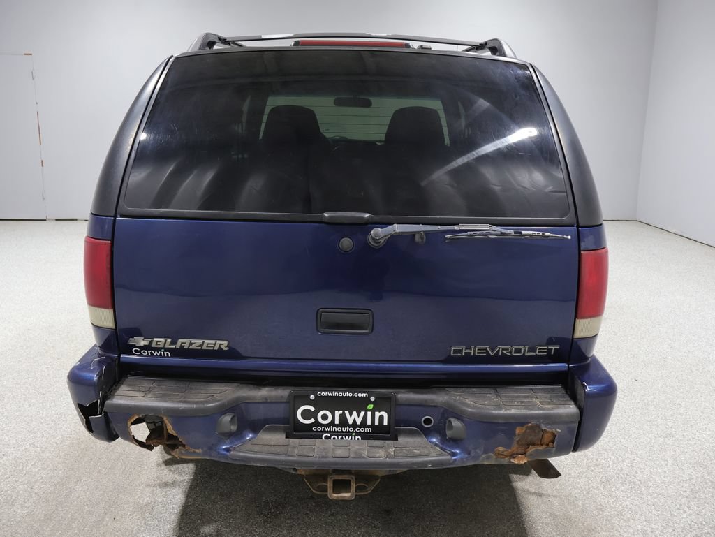 Used 2000 Chevrolet Blazer LS w/ LS Preferred Equipment Group AWD/4WD image 3