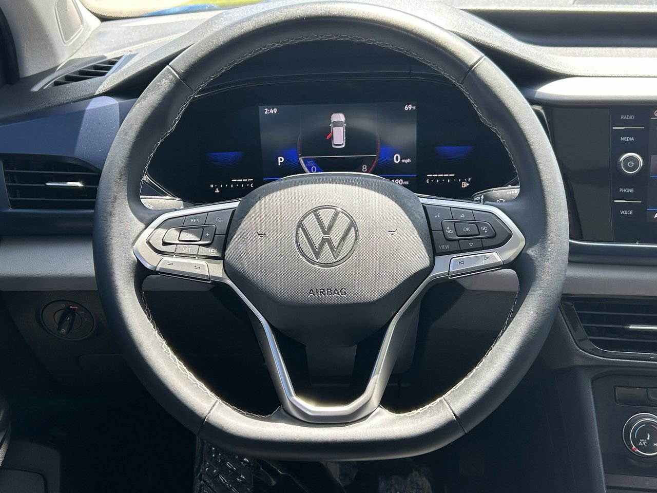 Used 2022 Volkswagen Taos SE FWD image 23