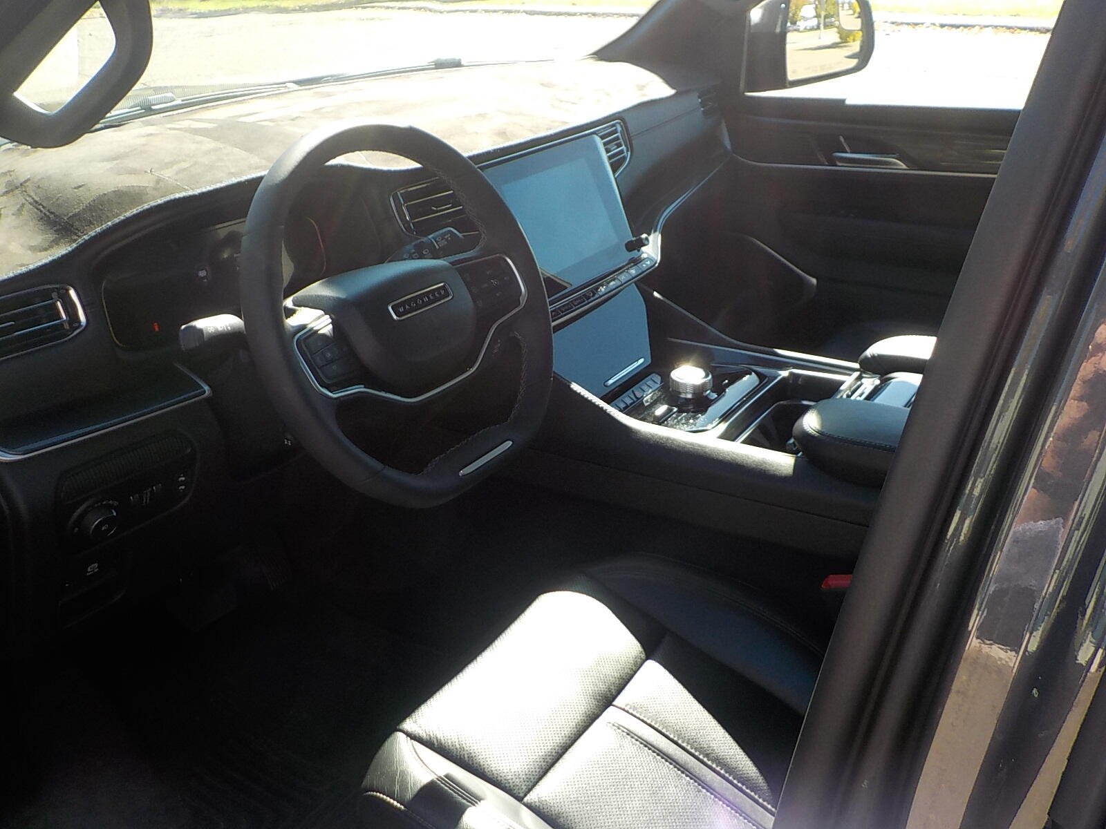 Used 2022 Jeep Wagoneer Series I w/ Convenience Group I AWD/4WD image 8