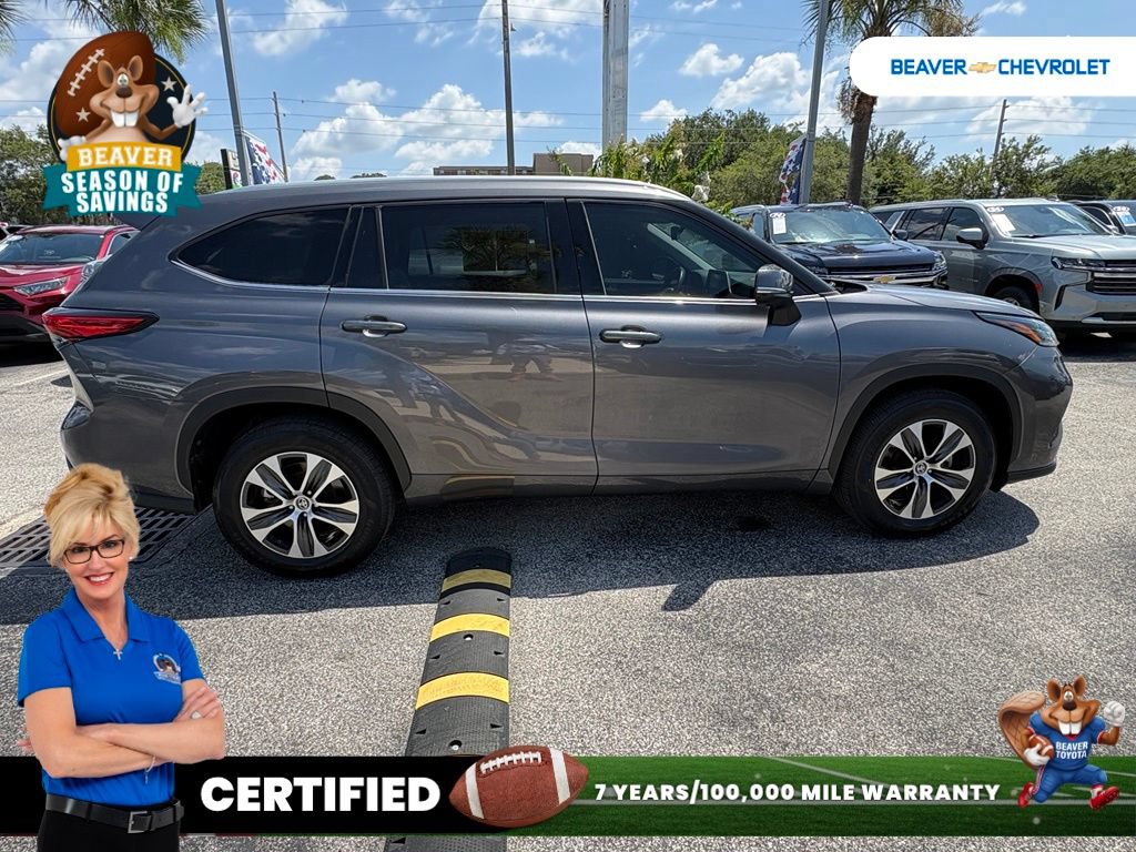 Used 2022 Toyota Highlander XLE FWD image 8