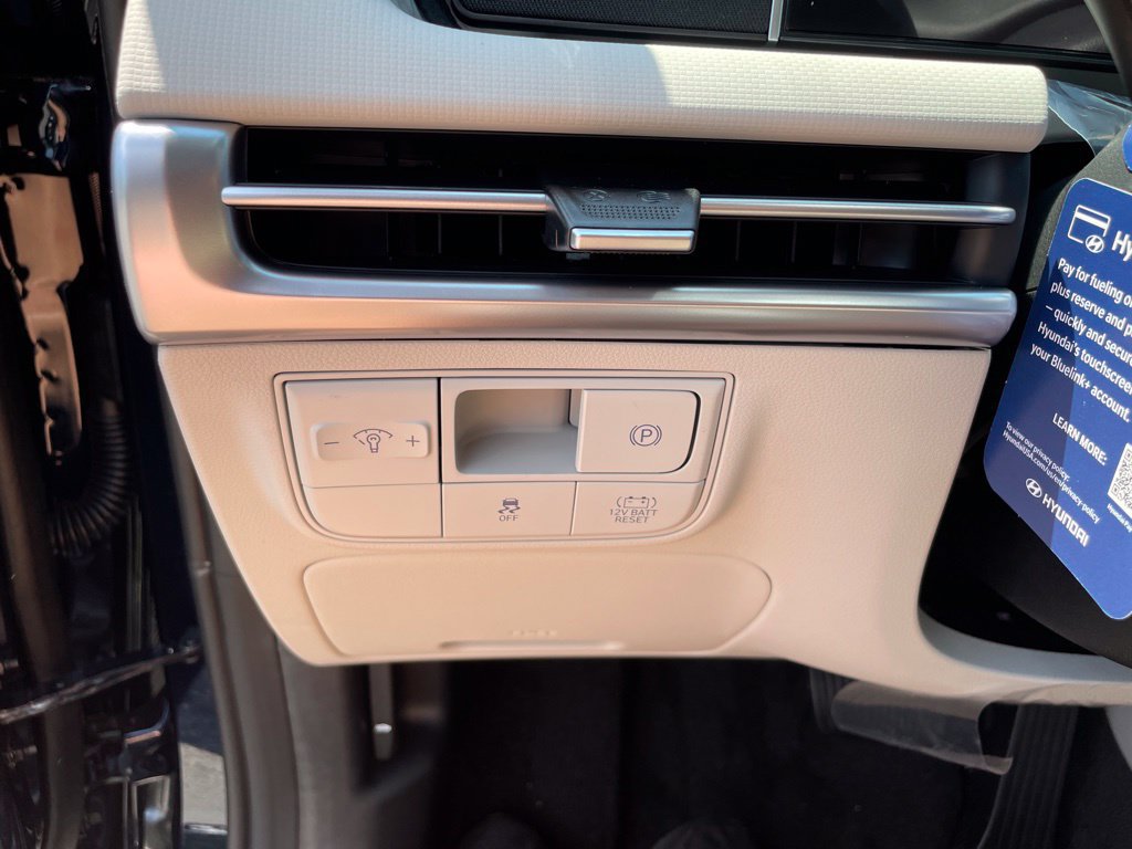 New 2026 Hyundai Tucson Blue SE AWD/4WD image 17