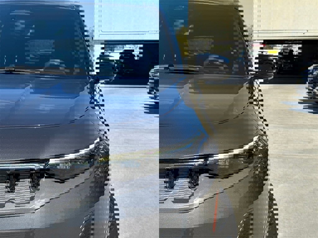 Used 2024 Jeep Wagoneer Launch Edition image 3