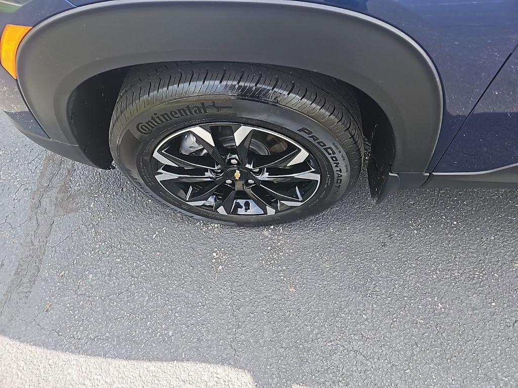 Used 2023 Chevrolet TrailBlazer LT FWD image 13