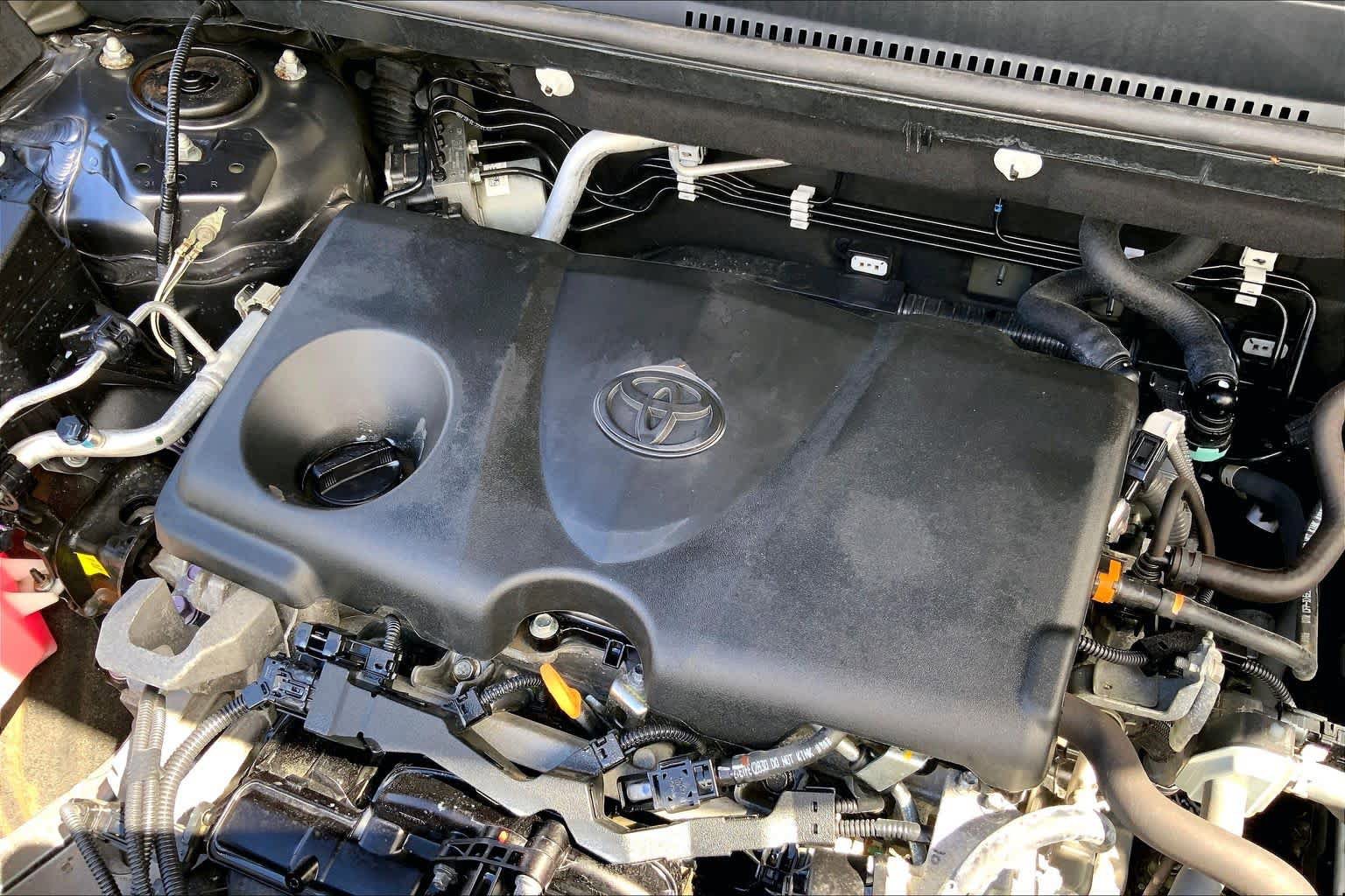 Used 2022 Toyota RAV4 XLE w/ Convenience Package AWD/4WD image 33