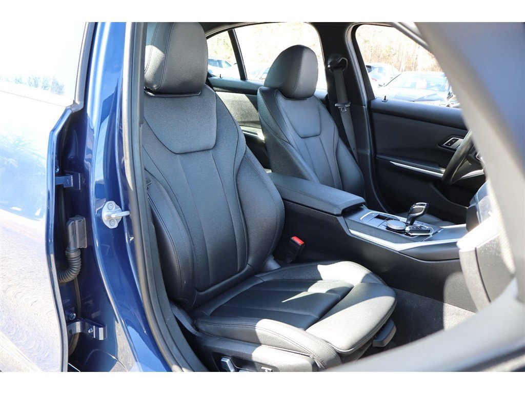Used 2021 BMW 330i xDrive Sedan AWD/4WD image 13