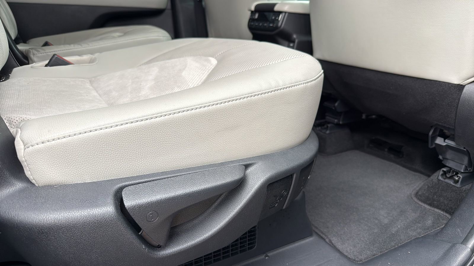Used 2025 Toyota Grand Highlander AWD Hybrid image 26
