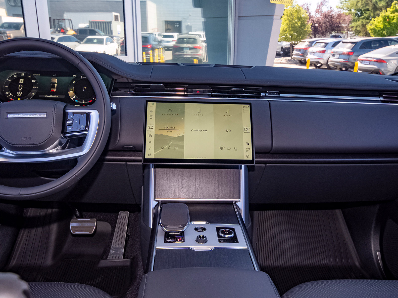 New 2027 Land Rover Range Rover Long Wheelbase SE AWD/4WD image 23