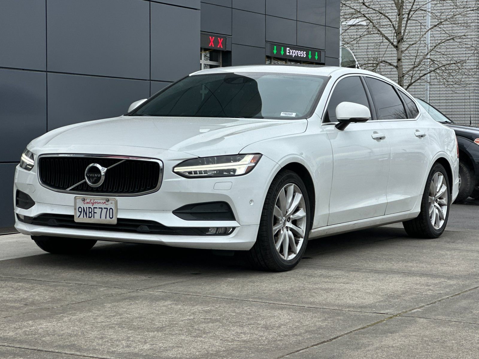 Used 2017 Volvo S90 T6 Momentum w/ Vision Package image 7