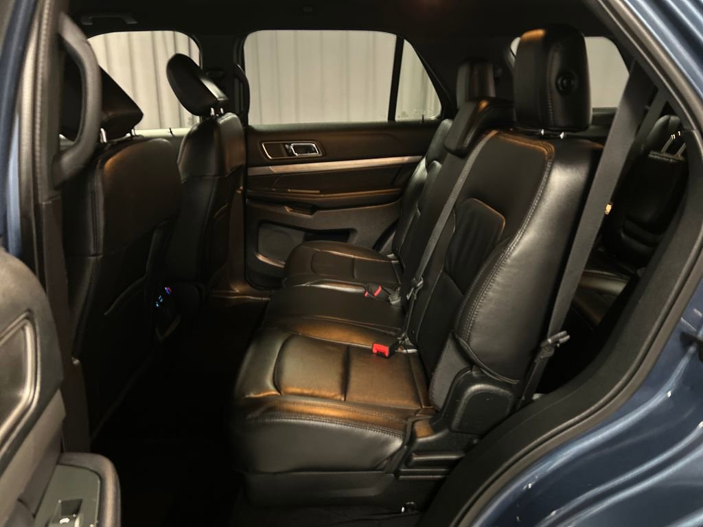 Used 2018 Ford Explorer XLT w/ Equipment Group 202A image 23