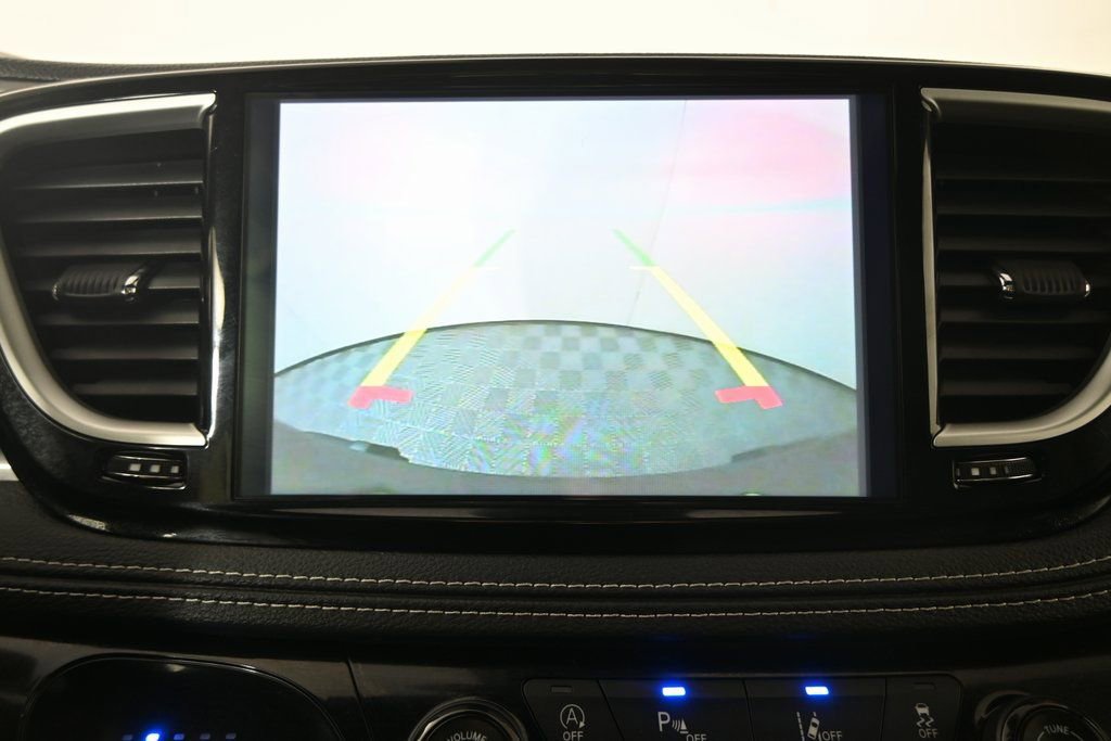 Used 2025 Chrysler Pacifica Select FWD image 27
