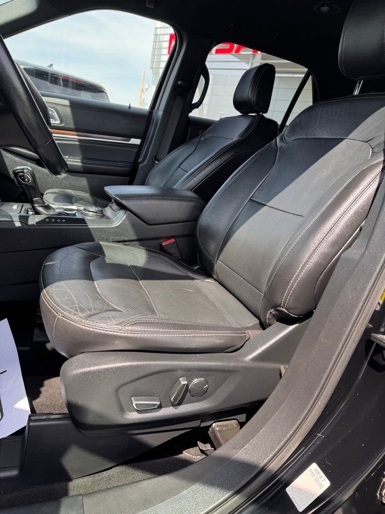 Used 2018 Ford Explorer Limited image 11