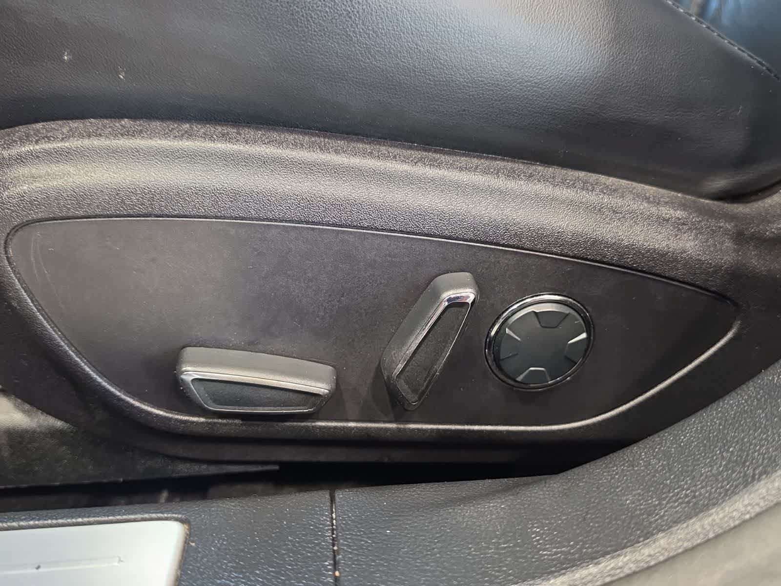 Used 2017 Lincoln MKZ Select AWD/4WD image 16