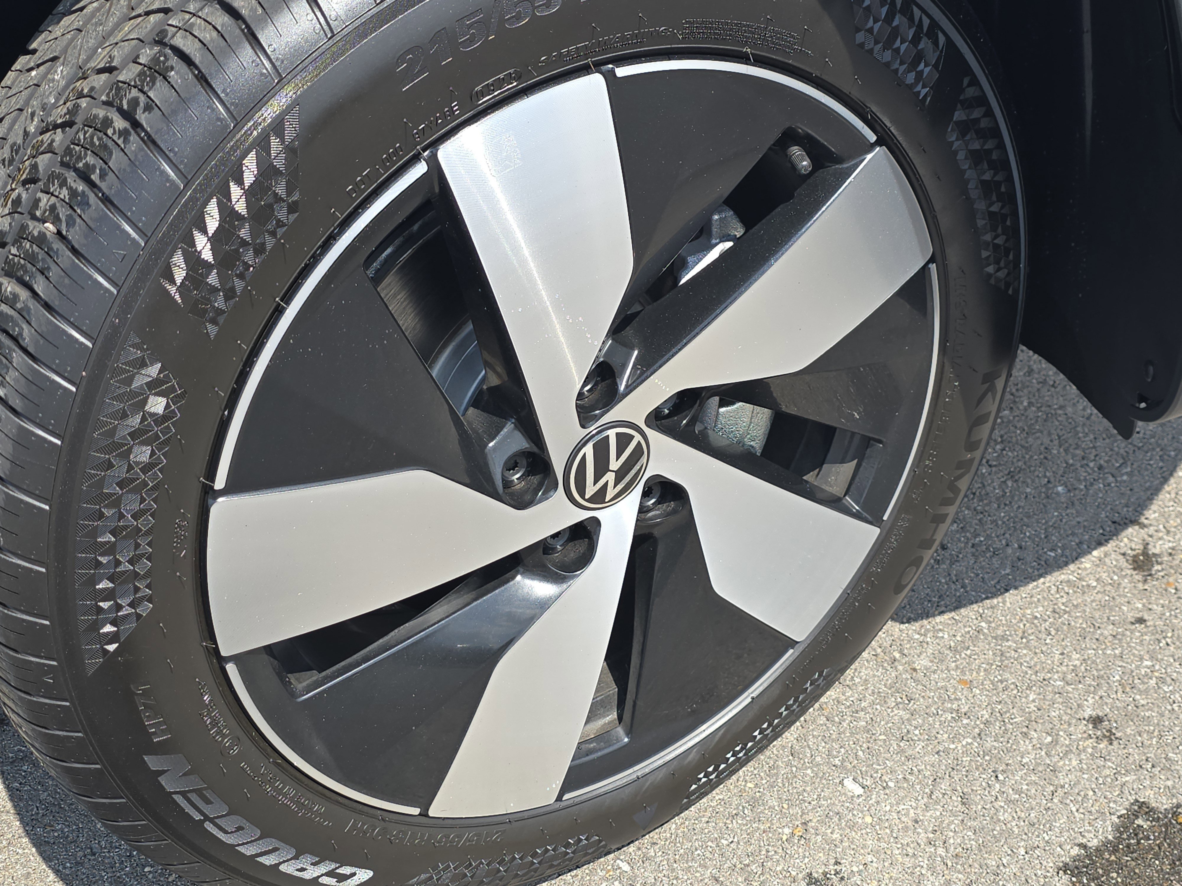 New 2025 Volkswagen Taos S image 13