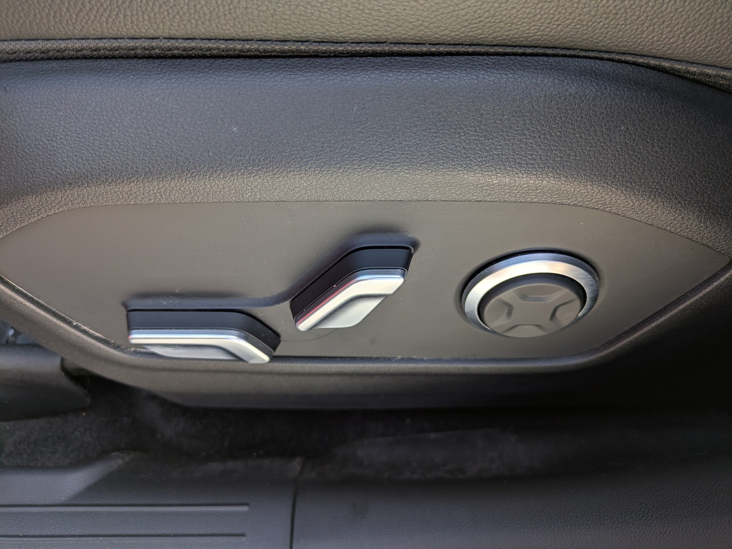 Certified 2024 Hyundai Santa Fe Limited FWD image 19