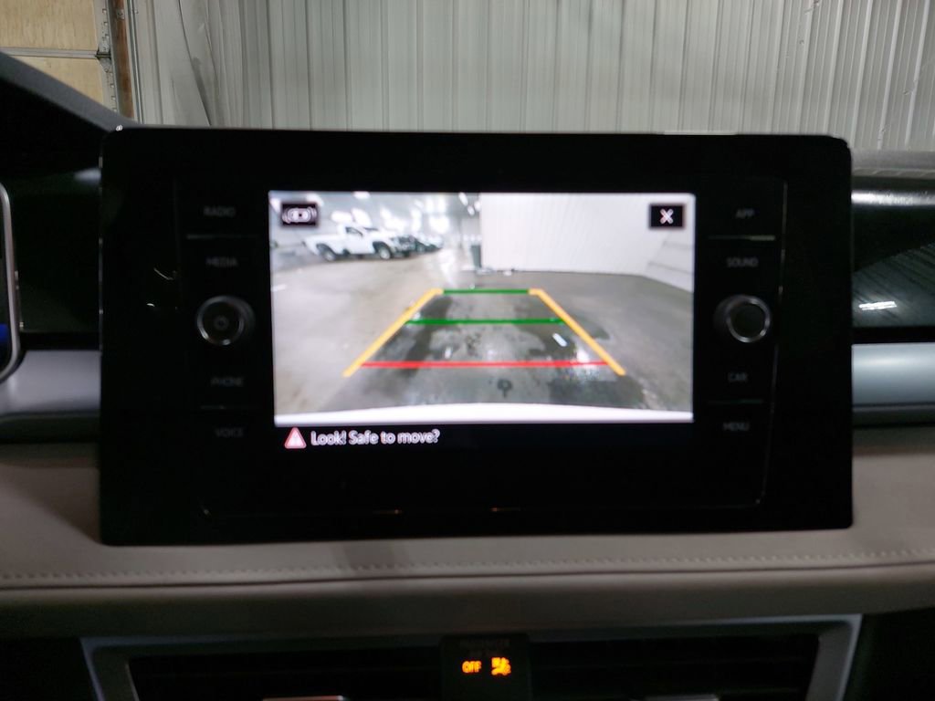 Used 2025 Volkswagen Taos SE image 24