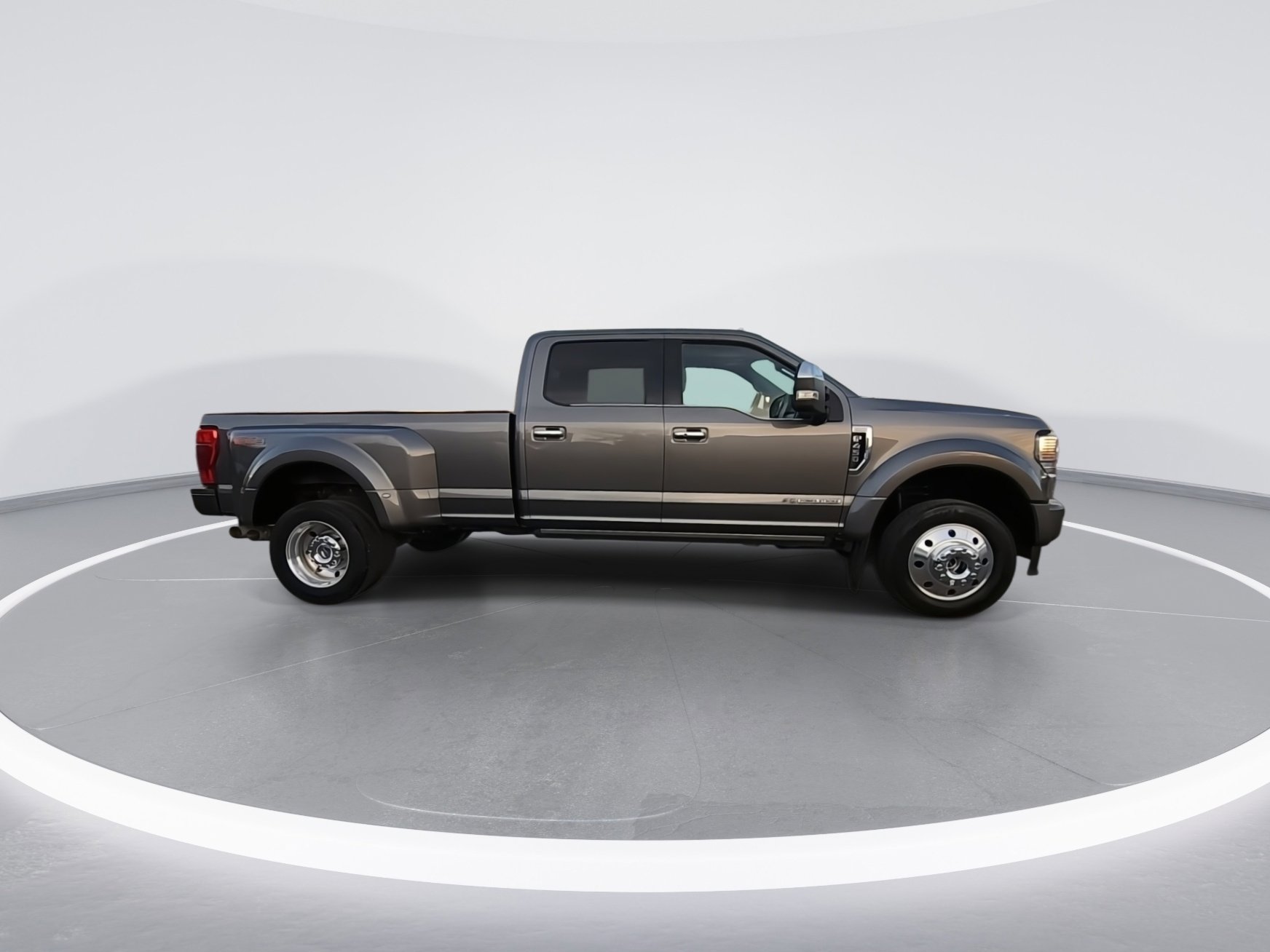 Used 2022 Ford F450 Platinum w/ FX4 Off-Road Package image 6
