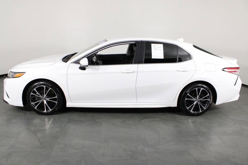 Used 2020 Toyota Camry SE image 11