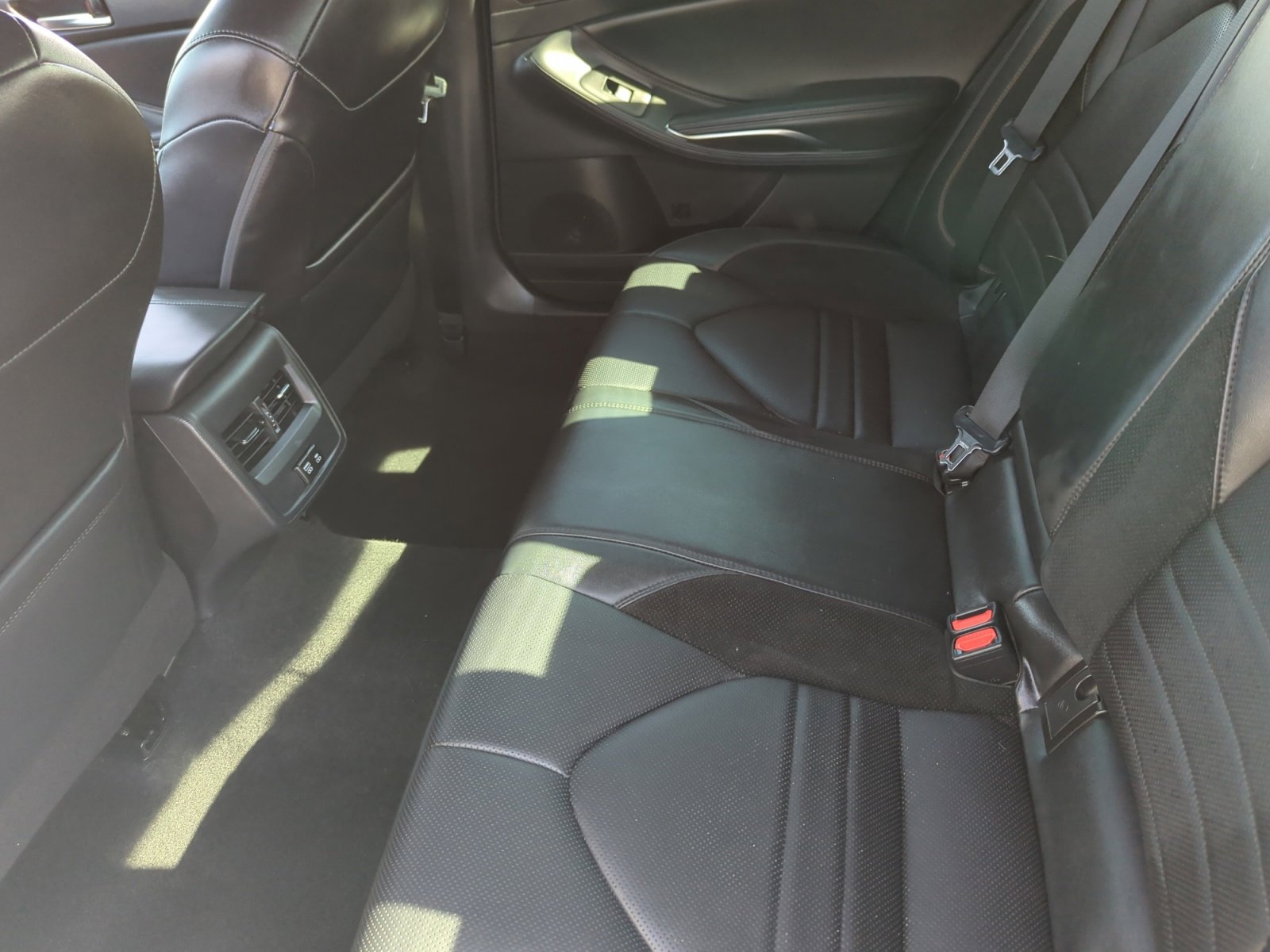 Used 2021 Toyota Avalon XSE image 17