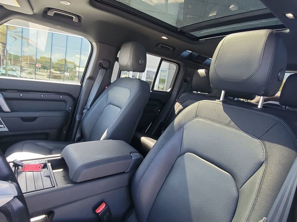 Certified 2024 Land Rover Defender 110 X-Dynamic SE image 25