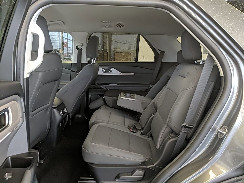 Used 2025 Ford Explorer Active image 13