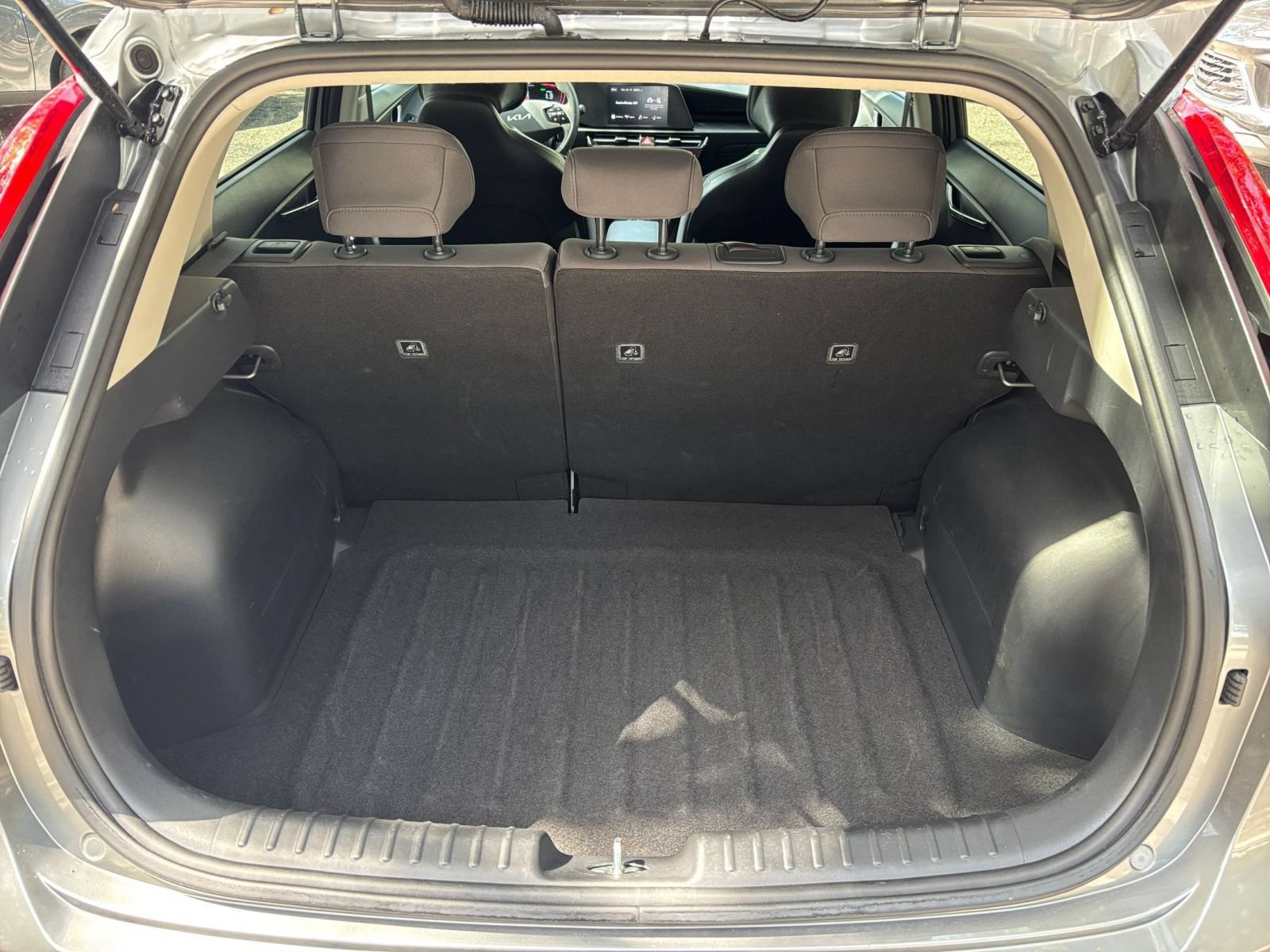 Used 2026 Kia Niro LX FWD image 29