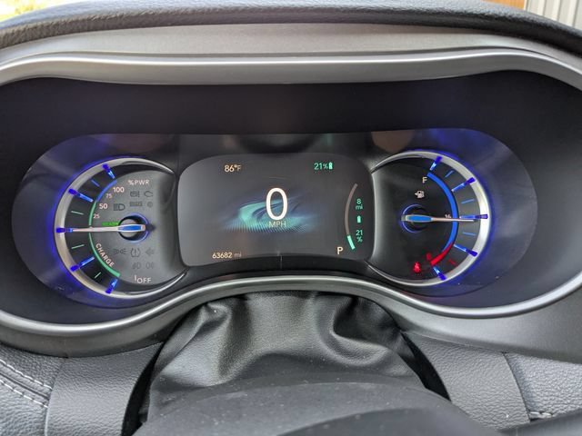 Used 2023 Chrysler Pacifica Touring-L FWD image 20