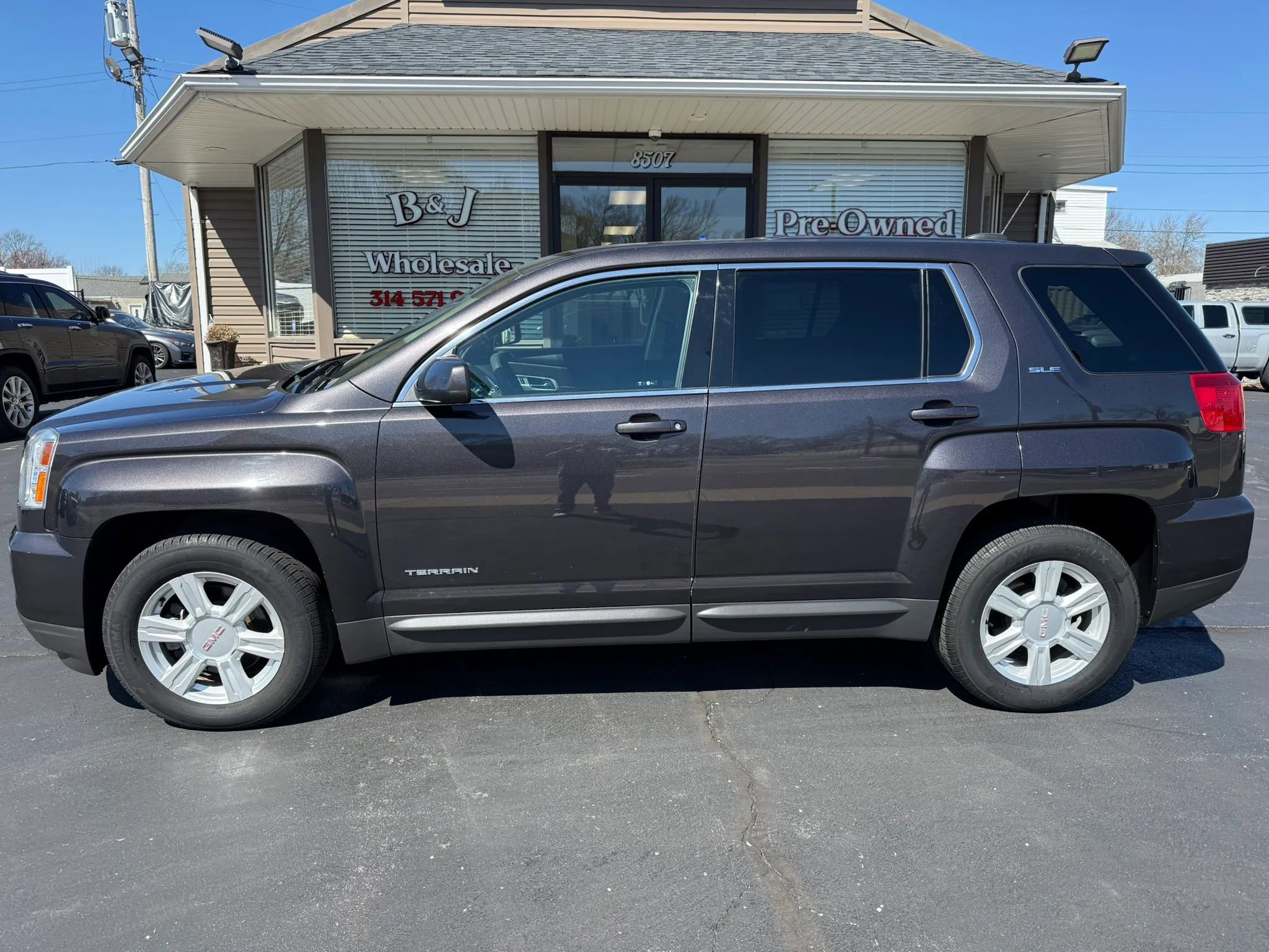 Used 2016 GMC Terrain SLE image 2