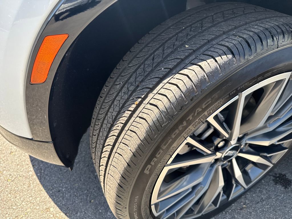 Used 2025 Cadillac XT4 Sport w/ Cold Weather Package FWD image 29